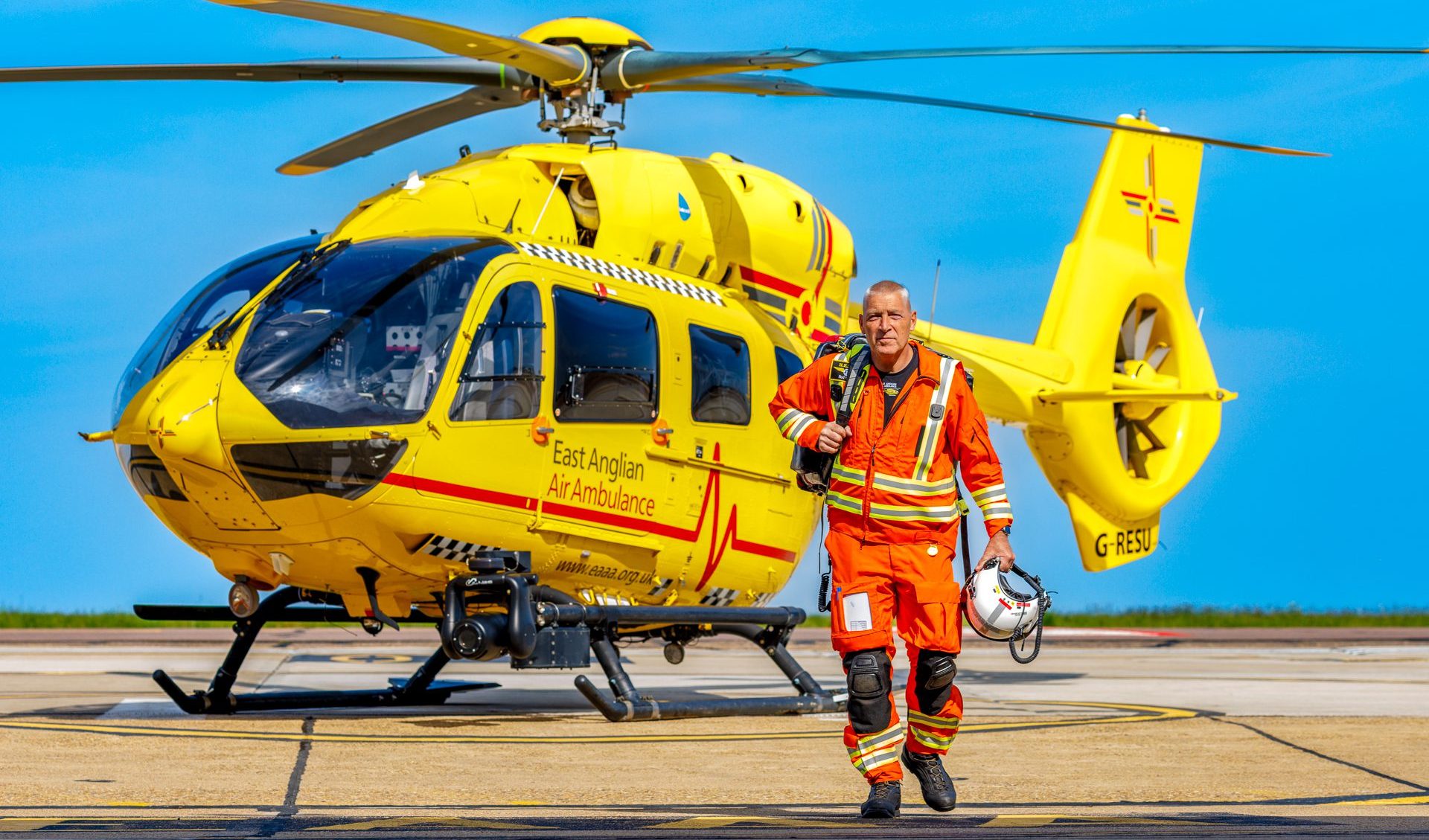 Rod walking away from helicopter